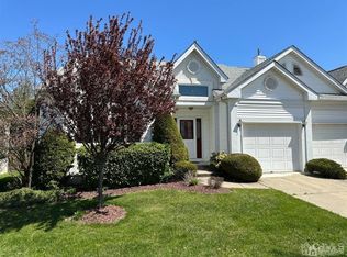 31 Ardsleigh Pl, Monroe Township, NJ 08831