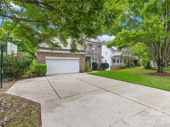 3rd image of 17112 Cambridge Grove Dr