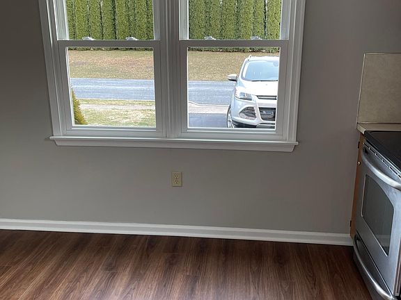 3rd image of 4085 Vaughn St Floor 1