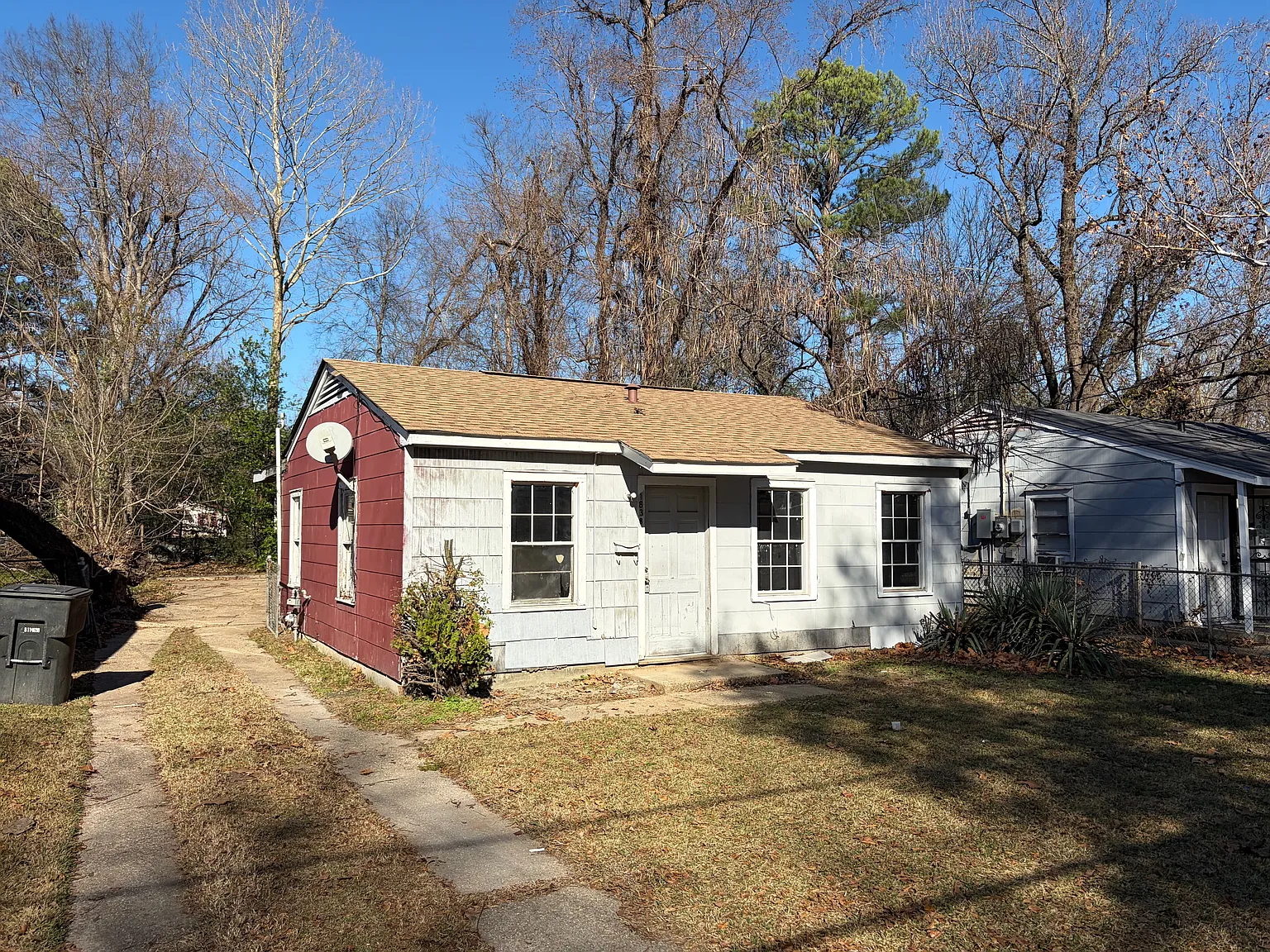 3 bed, 903 sqft, $700 — Photo 2