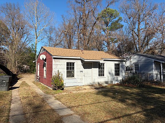2nd image of 1838 Lyons St