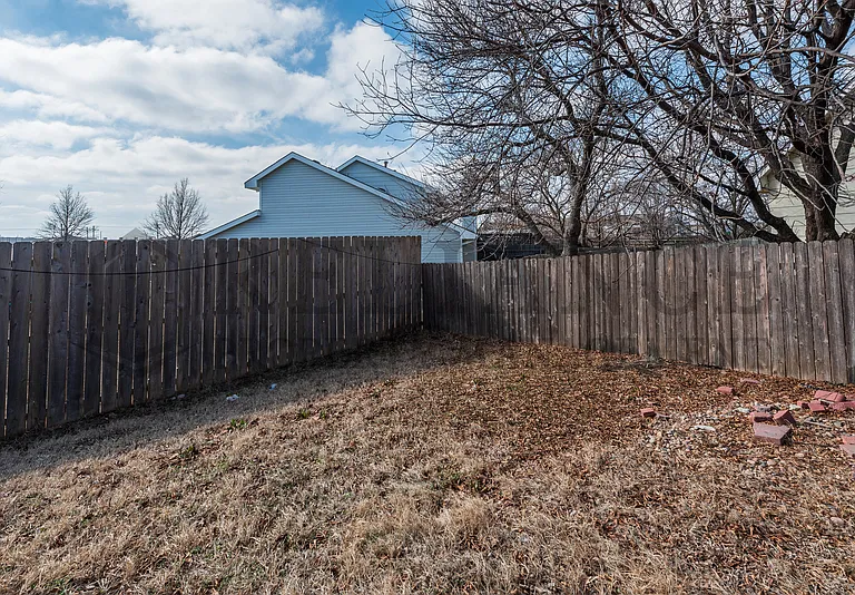 1417 S Goebel Cir — Photo 5