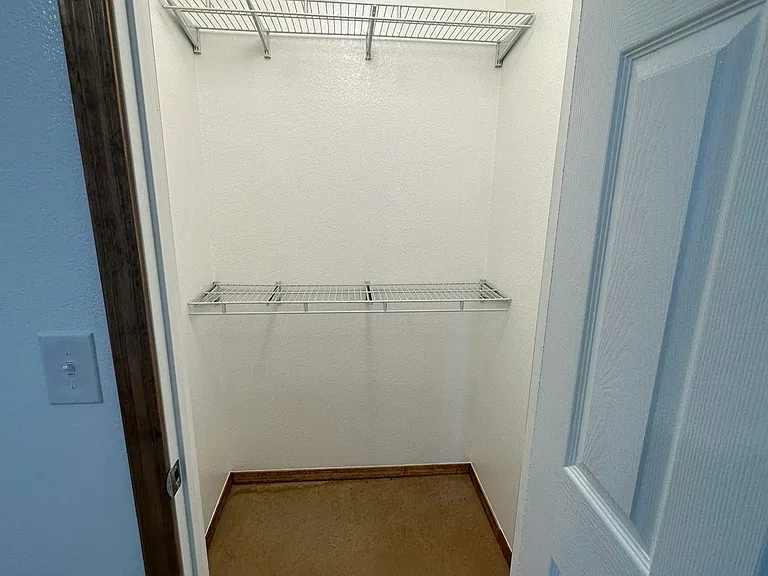 CLOSET 2