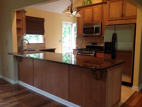 4th image of 308 Linda St