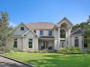 3 Clara Dr, East Quogue, NY 11942