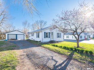 1414 Henry St, Pekin, IL