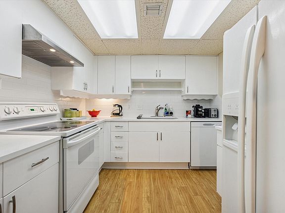3rd image of 1801 Lavaca St APT 7L