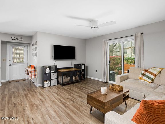 5th image of 208 Owls Nest Court