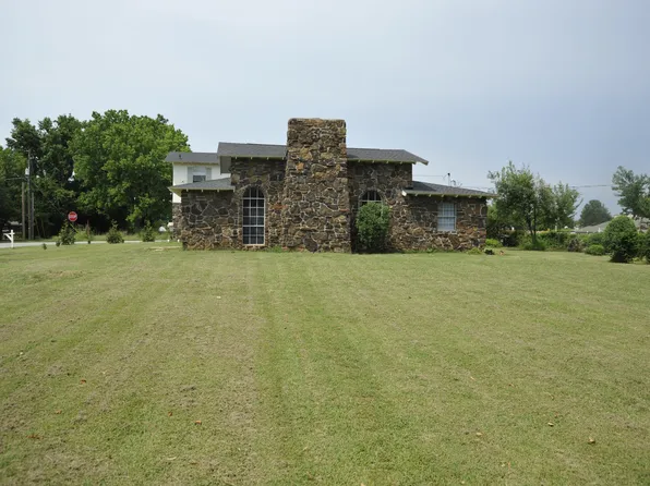 3401 SE K St #A, Bentonville, AR 72712