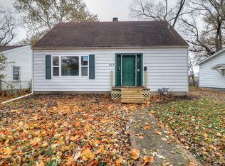 609 Swigart St, Champaign, IL 61821