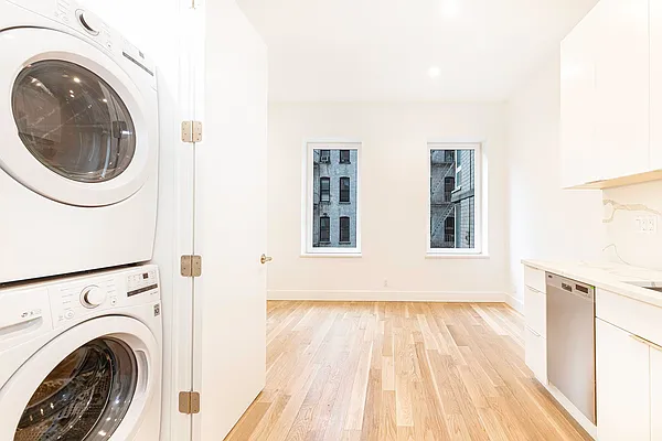 Rented by REAL New York | media 53