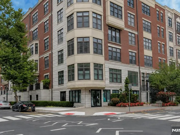 1300 Grand St APT 316, Hoboken, NJ 07030