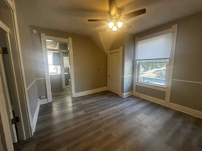 2436 Wallace Ave #B — Photo 5