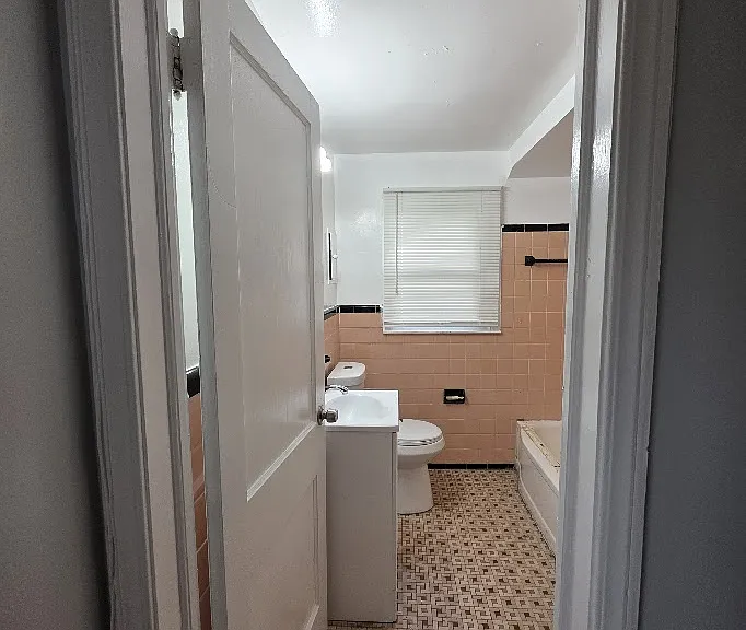 18472 Meyers Rd — Photo 7