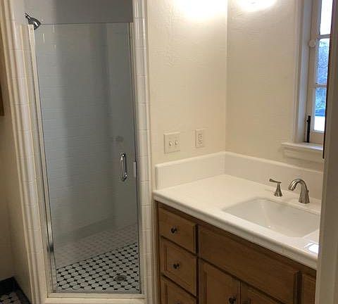 3rd image of 824 E Floradora Ave