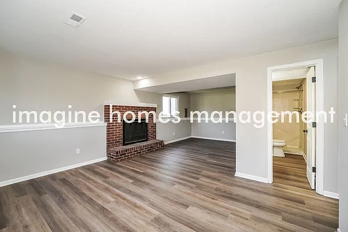 3 bed, 2.0 bath, 1632 sqft, $2,495 — Photo 4