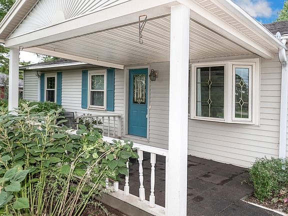 3rd image of 8041 W Chester Rd