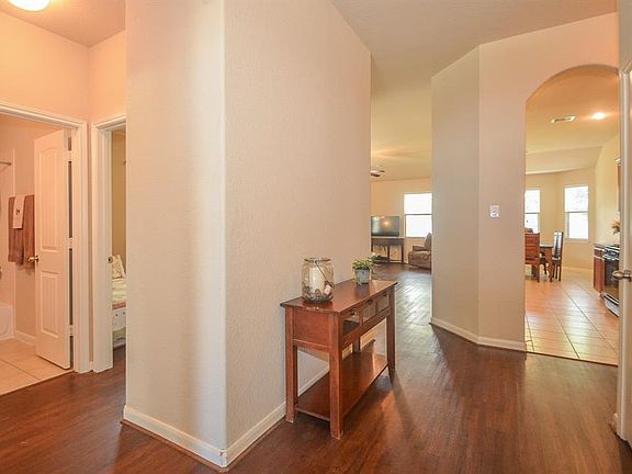 5th image of 18515 Bristol Point Ln