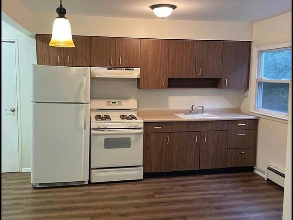 5th image of 48 Fieldway Ave #1