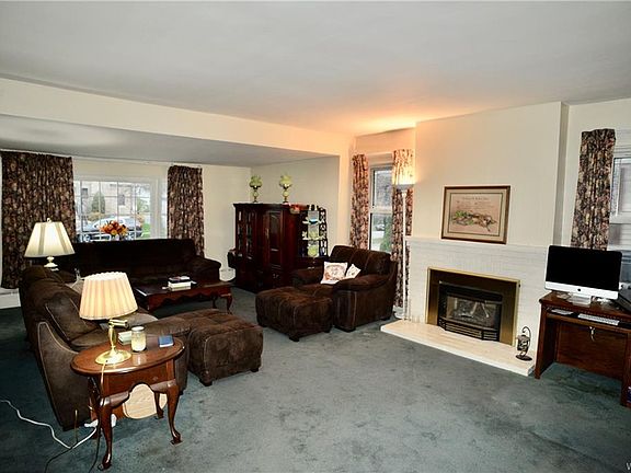 3rd image of 699 Parkside Ave