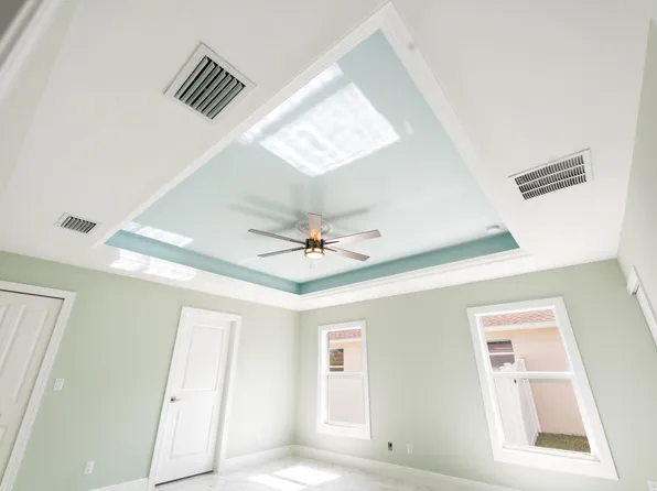1025 SW Abingdon Avenue, Port St Lucie, FL 34953