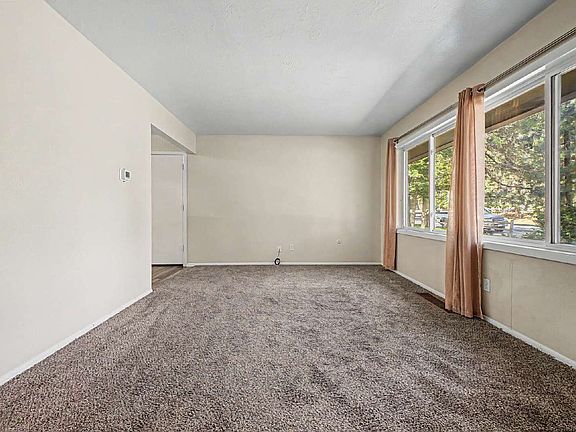 4th image of 1230 S Grape St