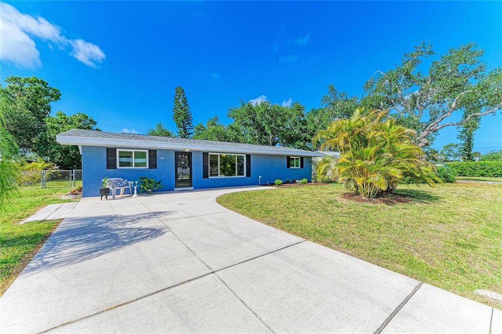 1211 Cypress Ave, Venice, FL - View 2