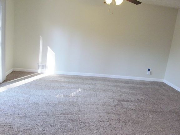 4th image of 9958 Magnolia Dr #17