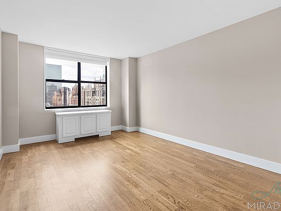 5th image of 330 E 39th St #33G