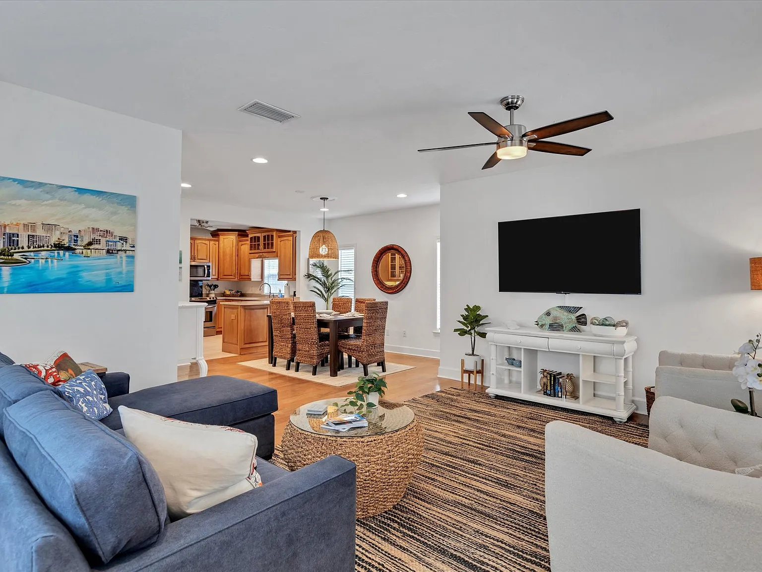 2 bed, 1200 sqft, $2,700 — Photo 3