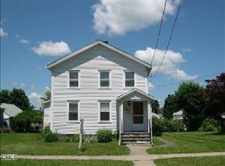 5 Cottage St, Danbury, CT 06810