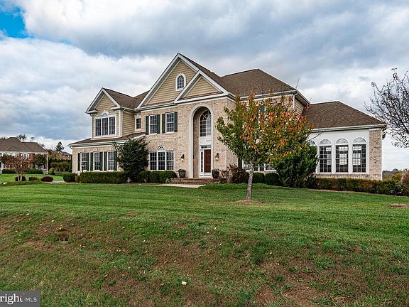 2nd image of 25239 Bonny Brook Ln
