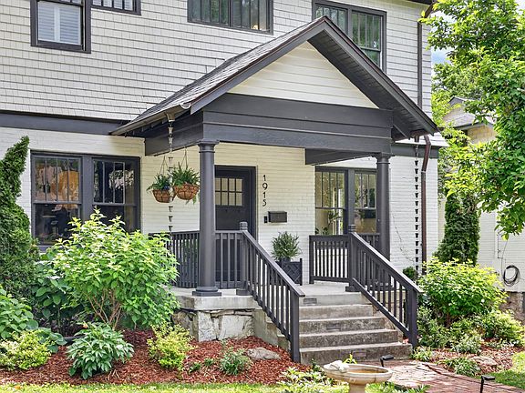 3rd image of 1915 Beechwood Ave