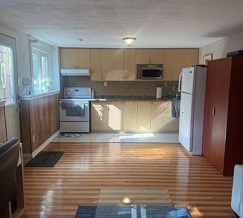 4th image of 2434 Mainroyal St