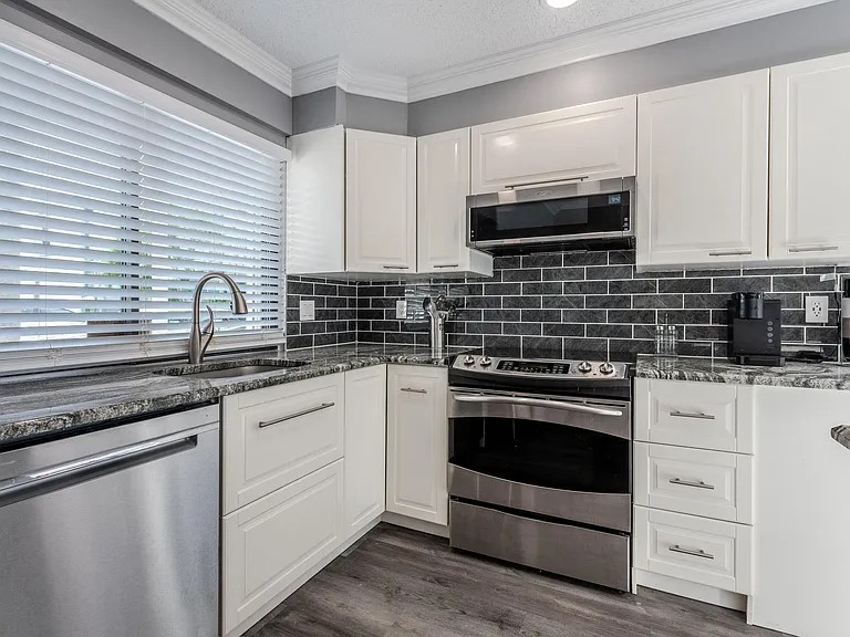 324 W Pine St #11 — Photo 7