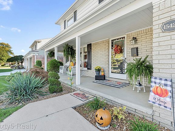 4th image of 15423 Irene St