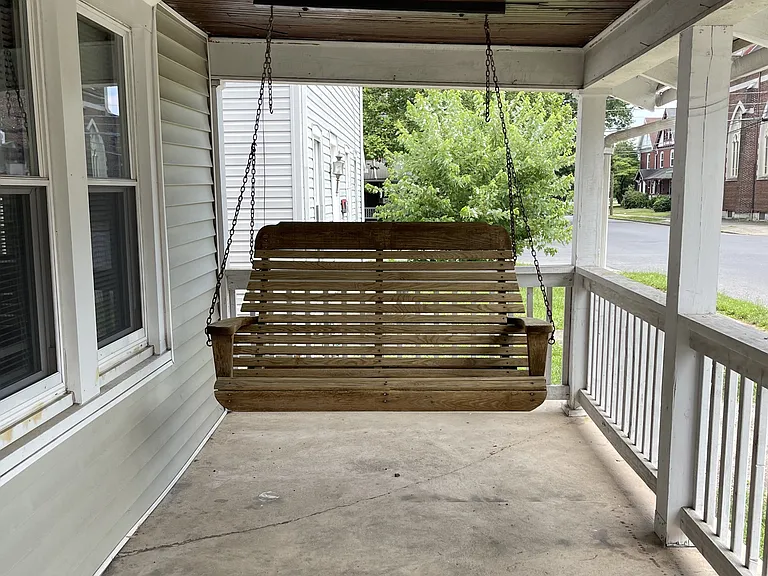 1204 Memorial Ave #3 — Photo 24
