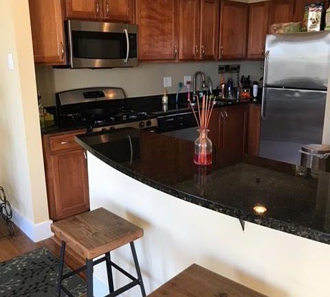 Kitchen & breakfast