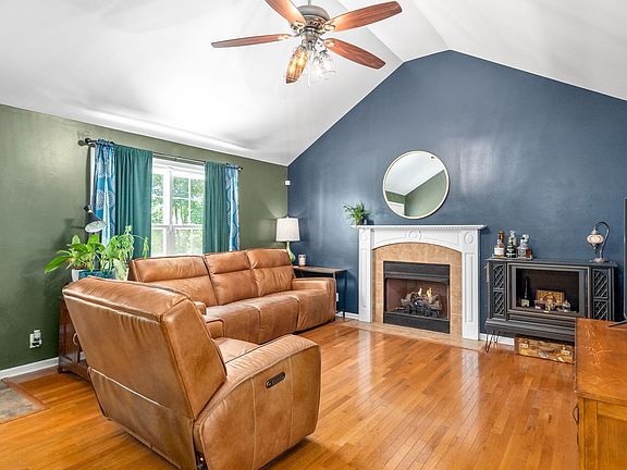 3rd image of 2704 Cider Dr