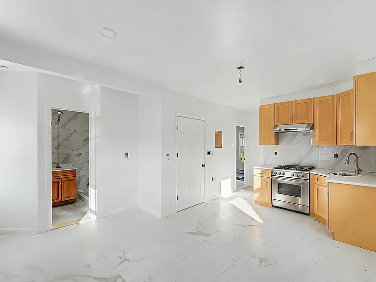89th Ave — Photo 1