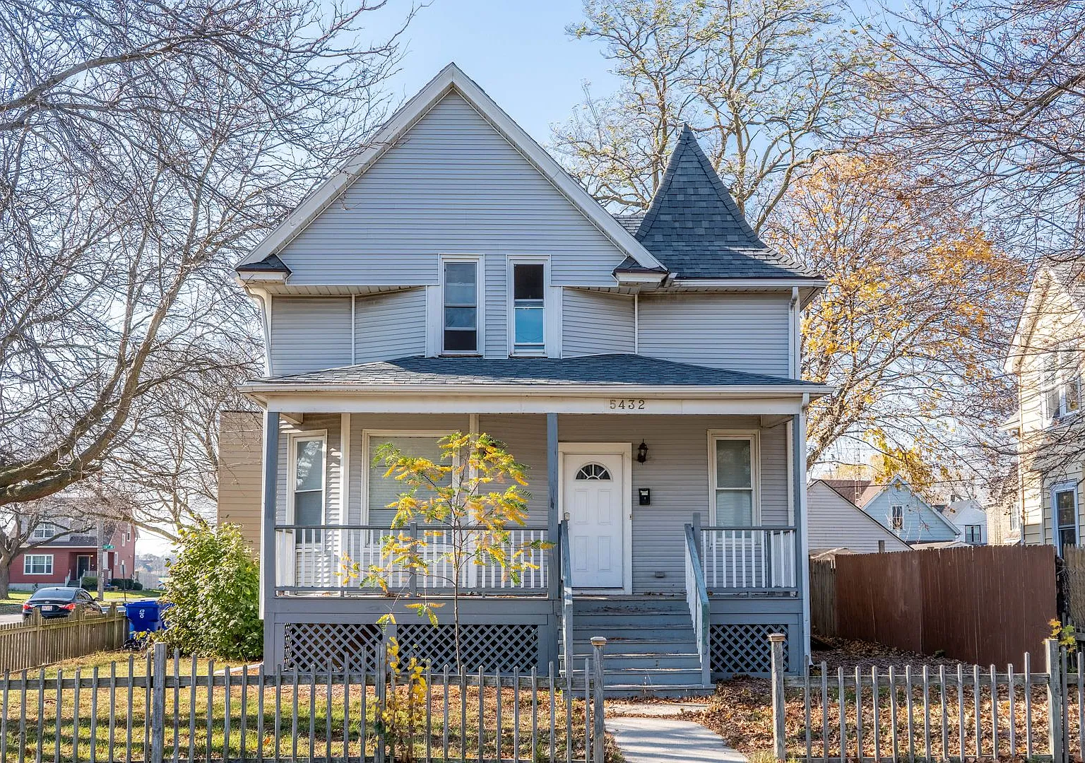 Spacious 4 Bedroom 2 Full Bath in Kenosha! — Photo 1