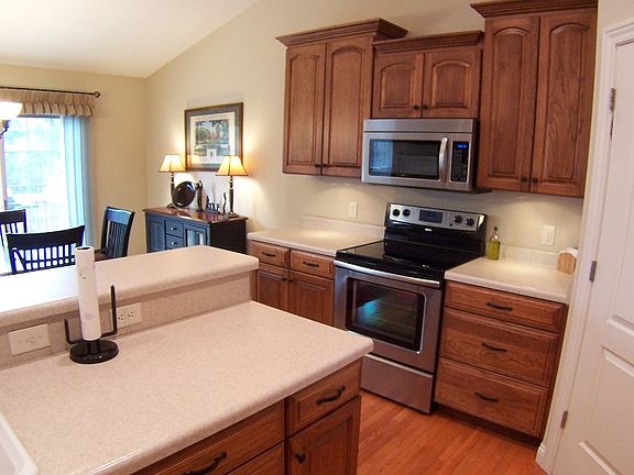 3rd image of 2815 Villa Ct