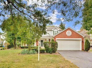 120 Southfield Dr, Vernon Hills, IL 60061
