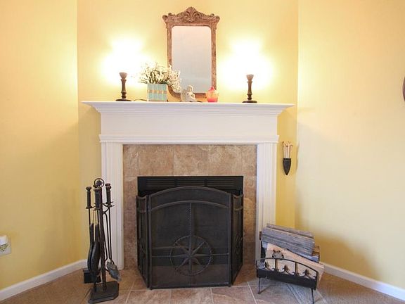 4th image of 5113 Gray Wood Ct