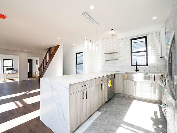 4th image of 117-79 141st St