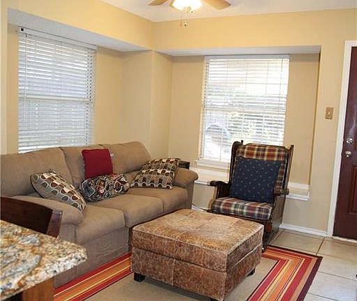 5th image of 2105 Wentworth Dr