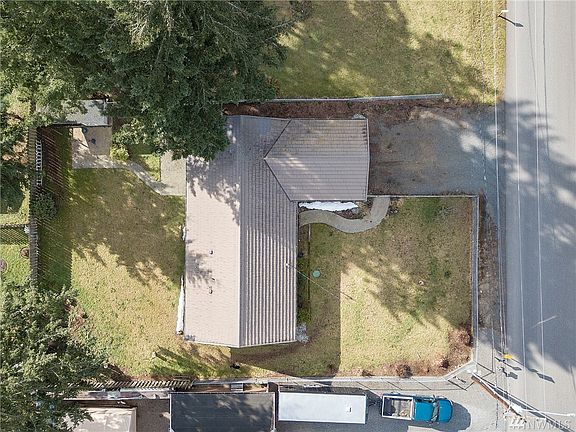 2nd image of 5204 121st St NE