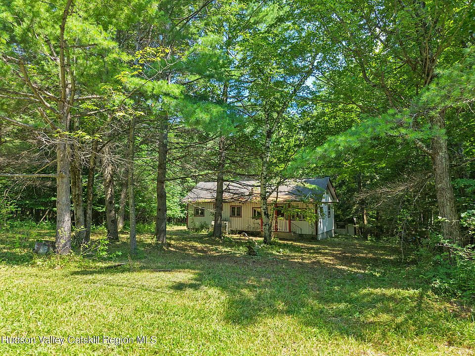 4th image of 404 Posson Hill Road