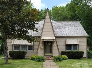 807 E State St, Centerville, IA 52544