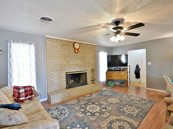 3rd image of 2300 Echols Ave